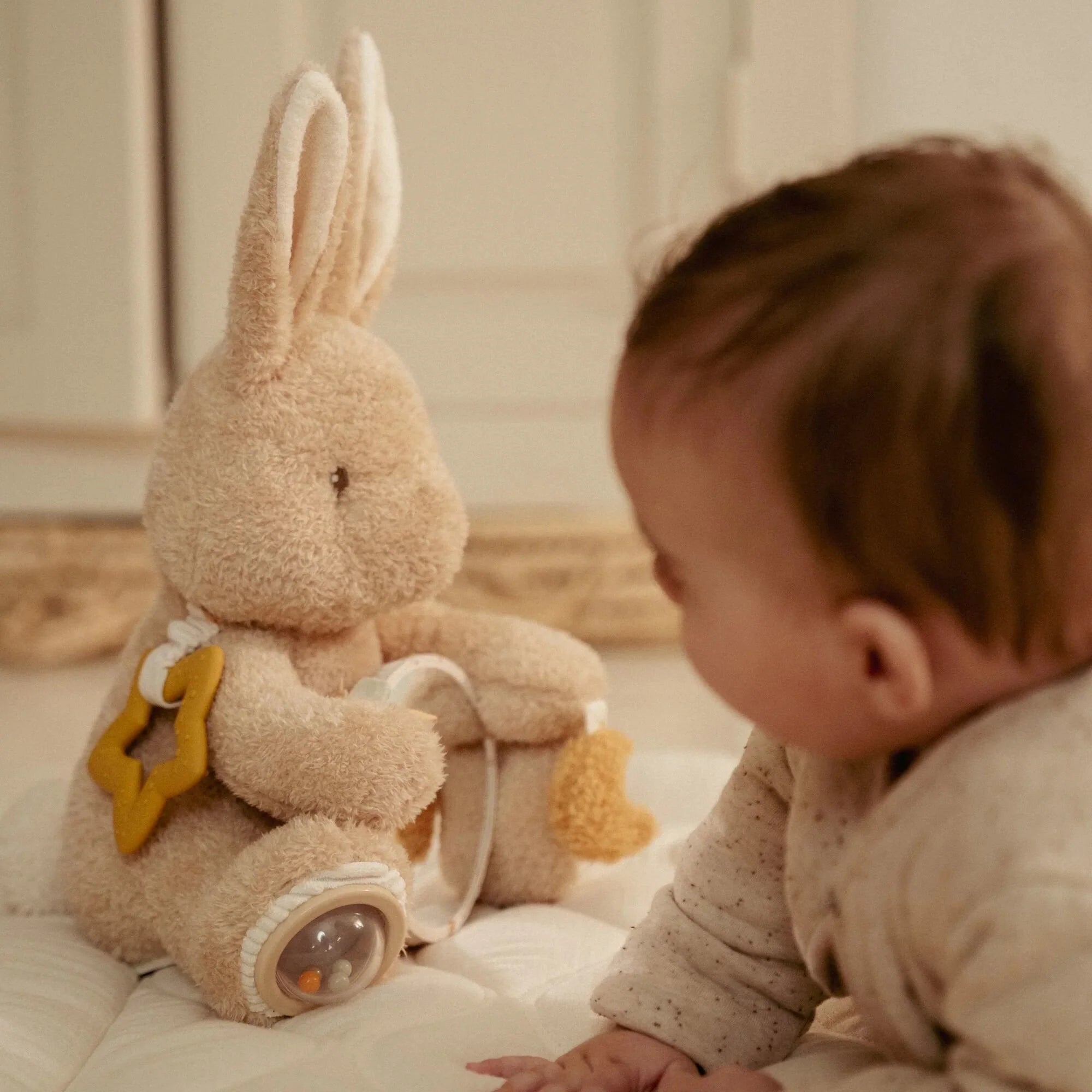 Peluche Attività Coniglietto Baby Bunny - Activity Cuddle Rabbit Sand Baby Bunny (LD8430)