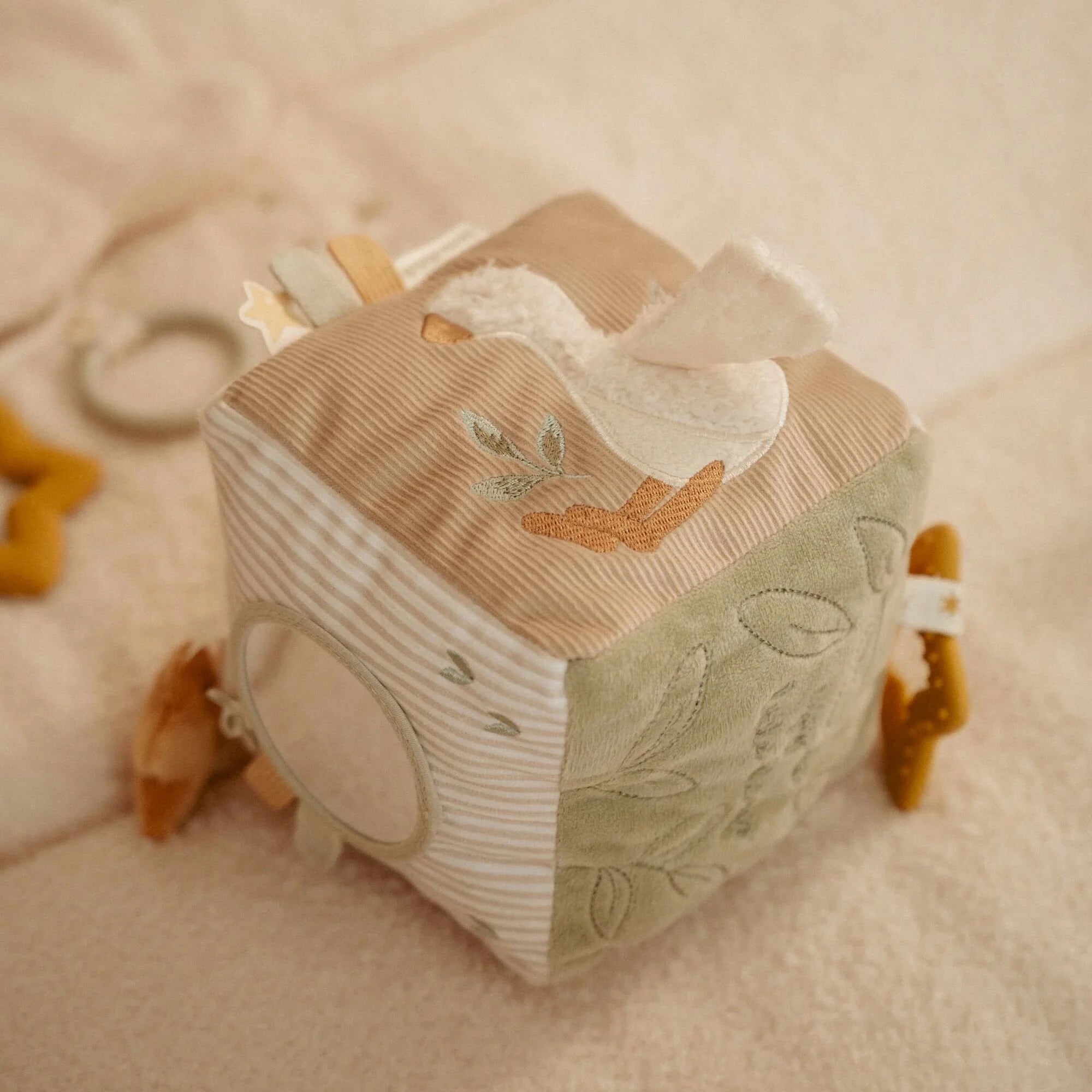 Cubo Morbido Beige Newborn Naturals Cubo Multiattività Sensoriale In Stoffa Attività - Activity Cube Beige Newborn Naturals (LD8409)