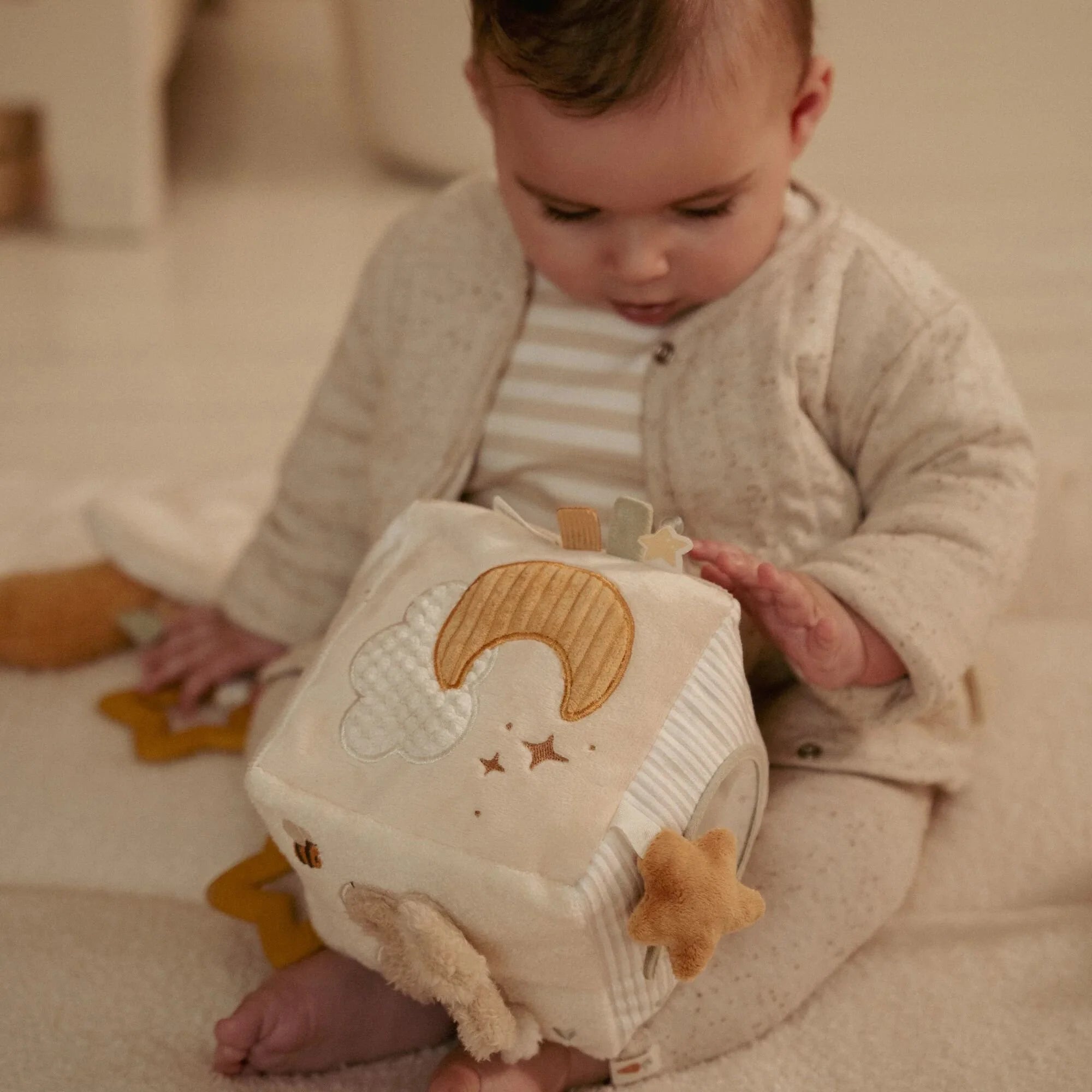 Cubo Morbido Beige Newborn Naturals Cubo Multiattività Sensoriale In Stoffa Attività - Activity Cube Beige Newborn Naturals (LD8409)