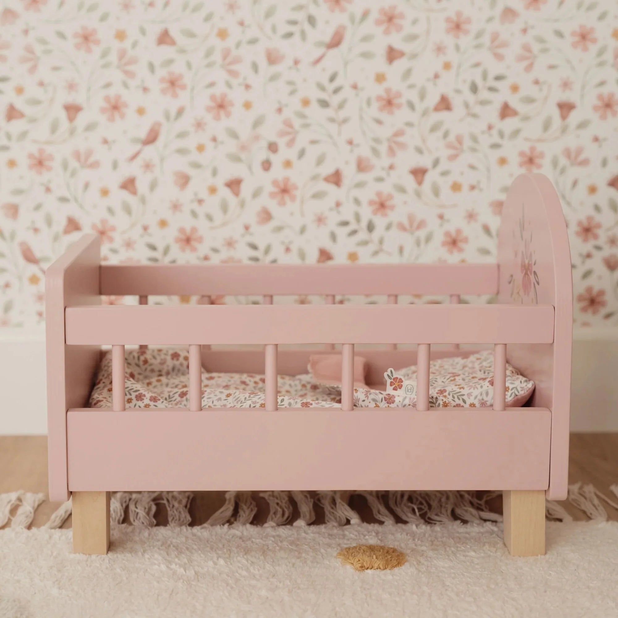 Lettino per Bambole in Legno Rosa - Wooden Doll Bed Pink Essentials