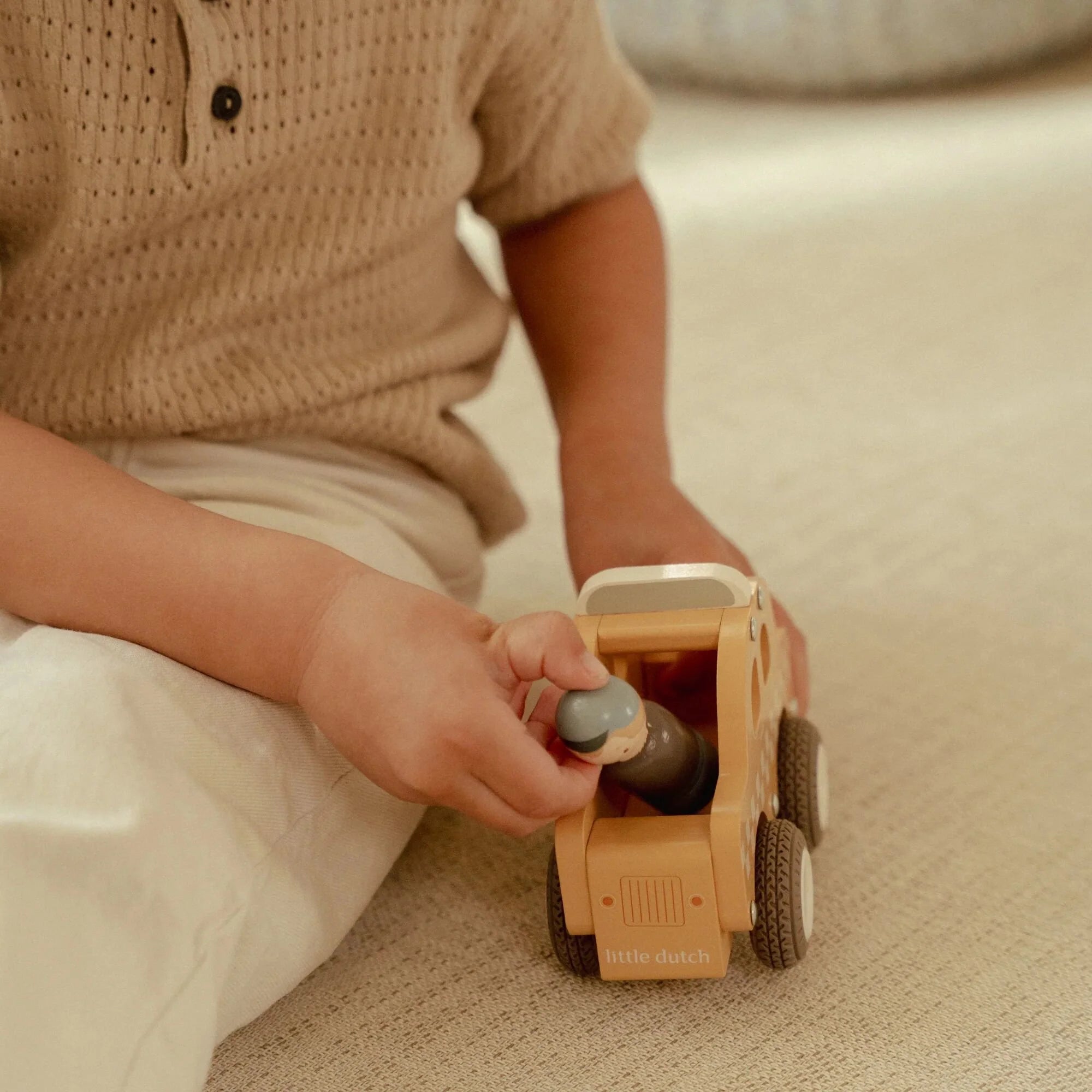 Taxi Giallo in Legno - Wooden Taxi Yellow Essentials (LD2533)