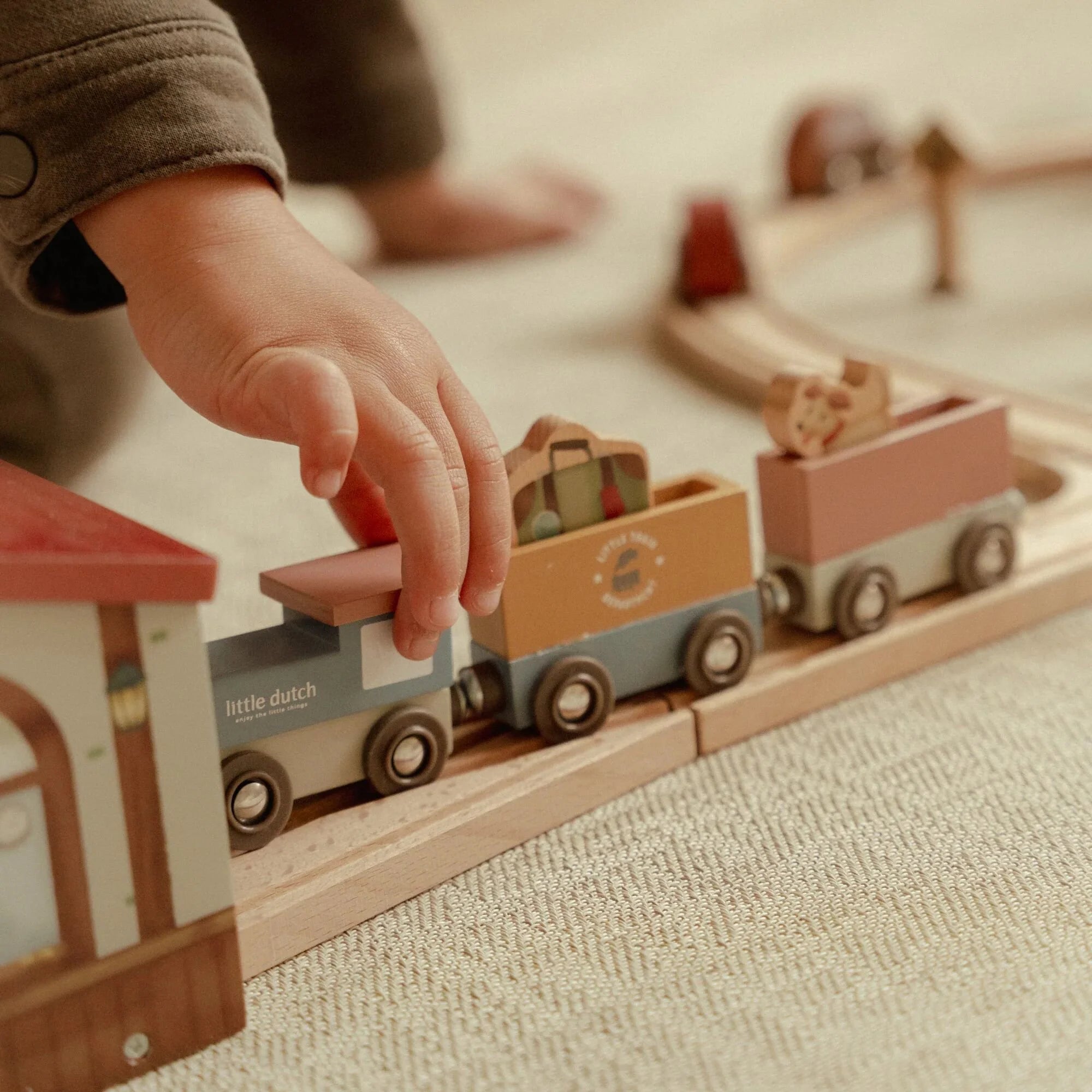 Little Dutch Pista Treni in Legno Stazione Ferroviaria XL - Wooden Train Track XL (LD2540)