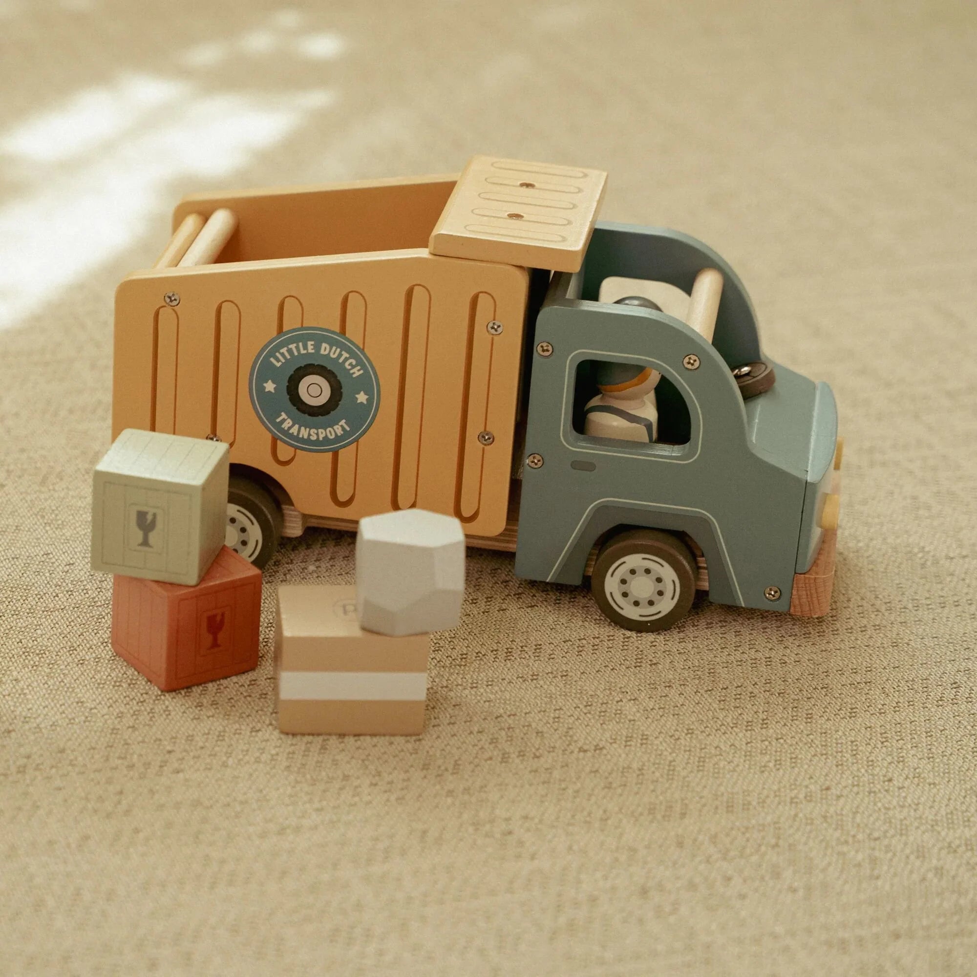Camion della Spazzatura con Cassone Ribaltabile e Personaggi in Legno - Wooden Dump Truck Multicolored Essentials (LD2535)