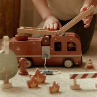 Camion dei Pompieri Grande in Legno Rosso - Wooden Fire Truck Red Essentials (LD2536)