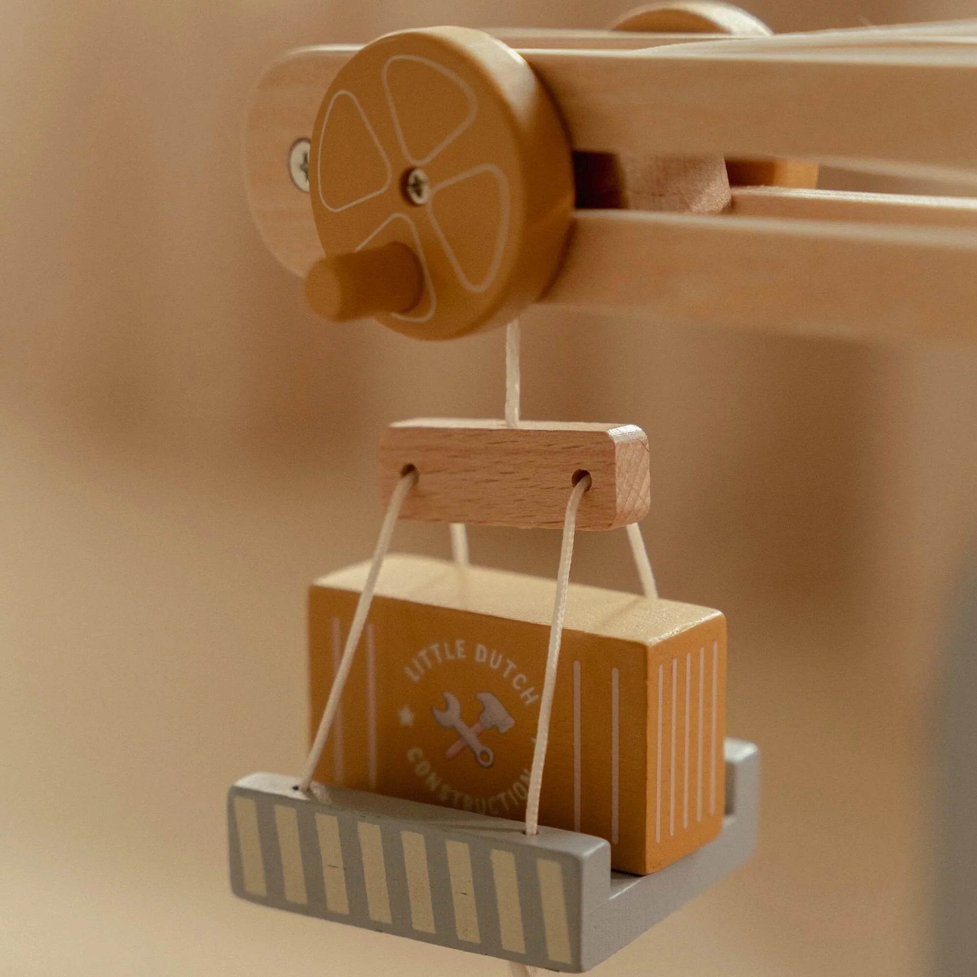 Gru in Legno - Wooden Crane Set Multicolored Train Track