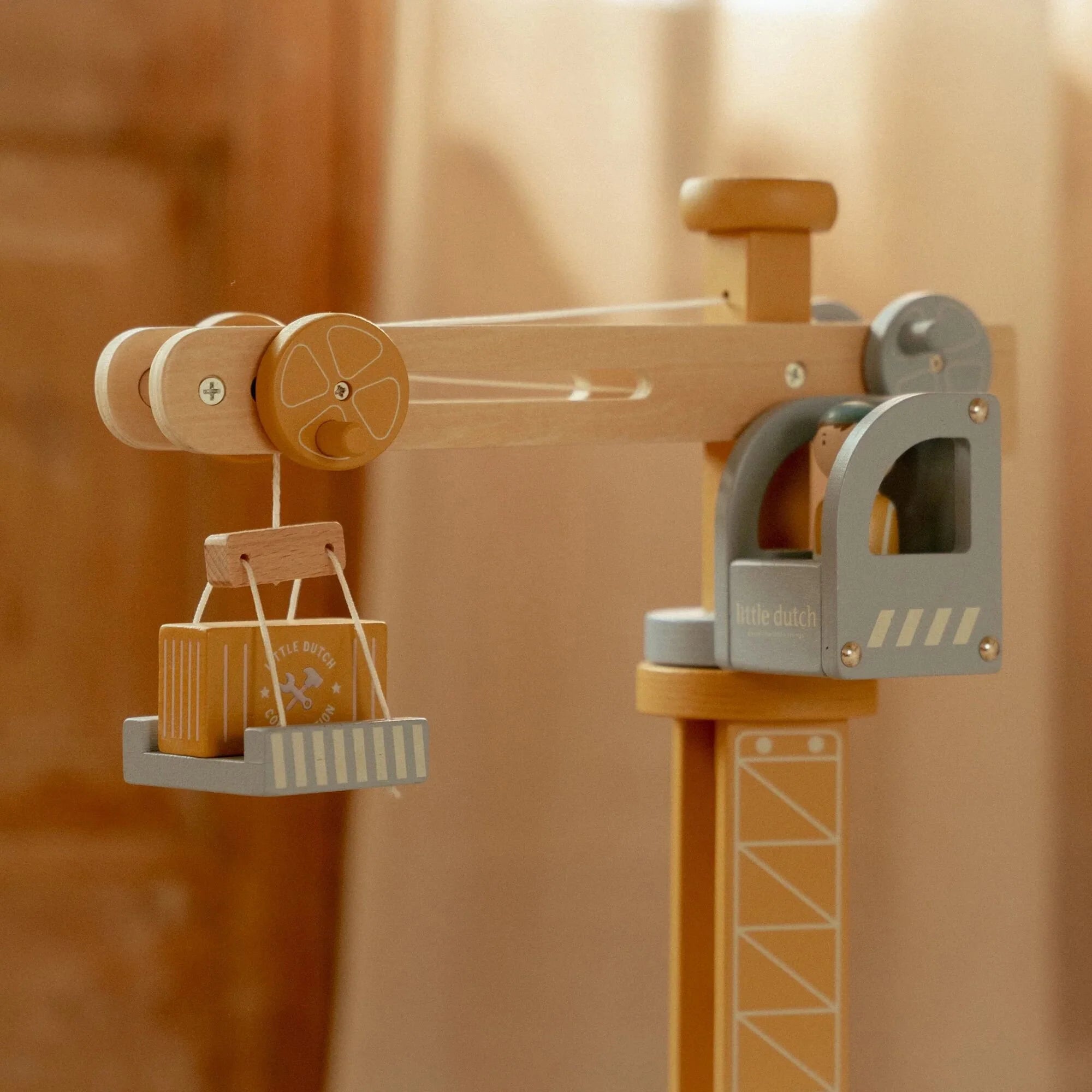 Gru in Legno - Wooden Crane Set Multicolored Train Track