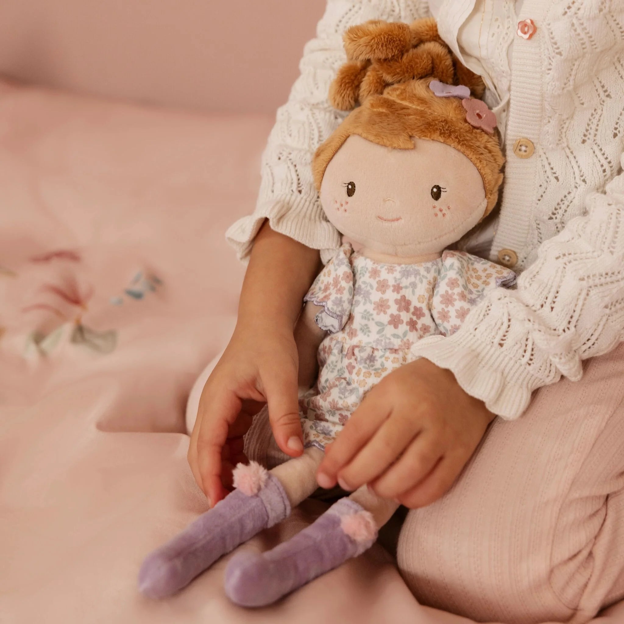 Bambola Morbida da Abbraccio Ava 35 Cm. - Hug Doll Ava (LD4667)