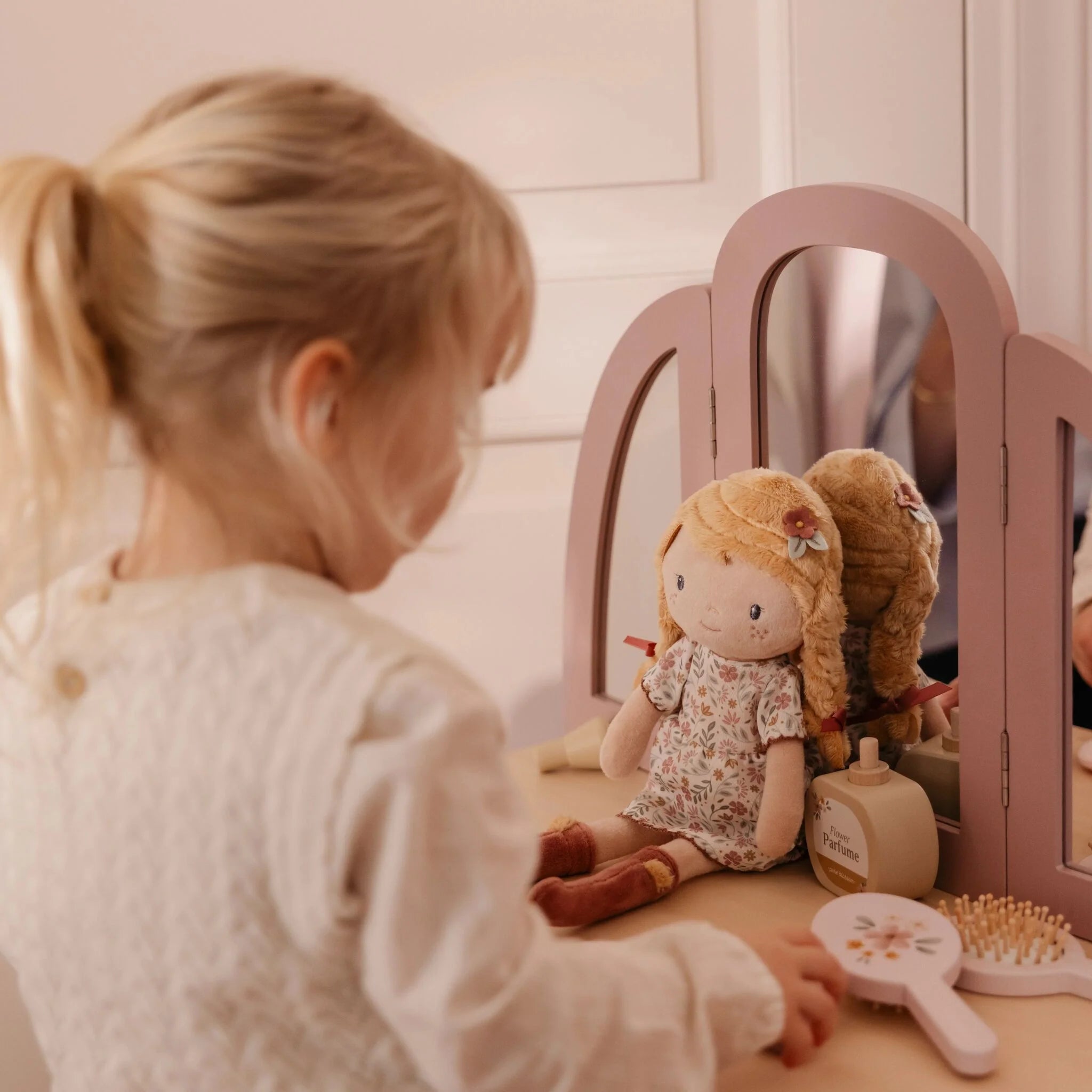 Bambola Morbida Julia 35 Cm. - Cuddle Doll Julia (LD4668)